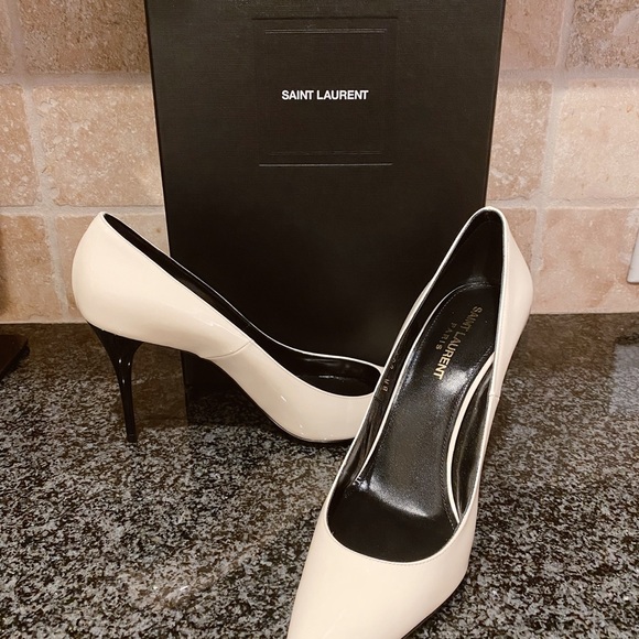 Saint Laurent White Lexi 90 Cream Patent Leather Pointed Pumps - Picture 2 of 5